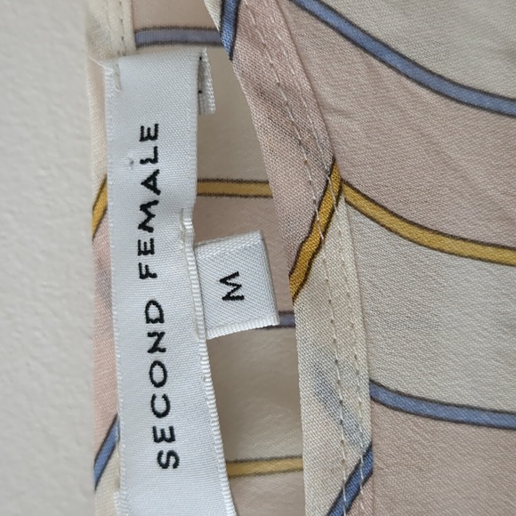 Seconde Female Blouse - Picture 2 of 3